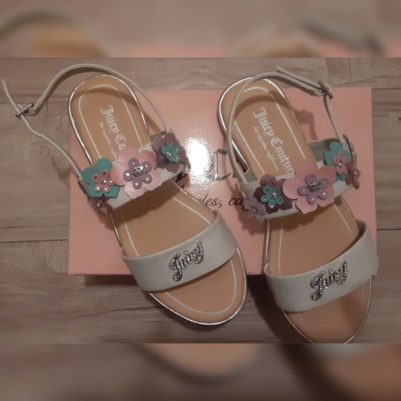 Juicy Couture Shoes - Sandels